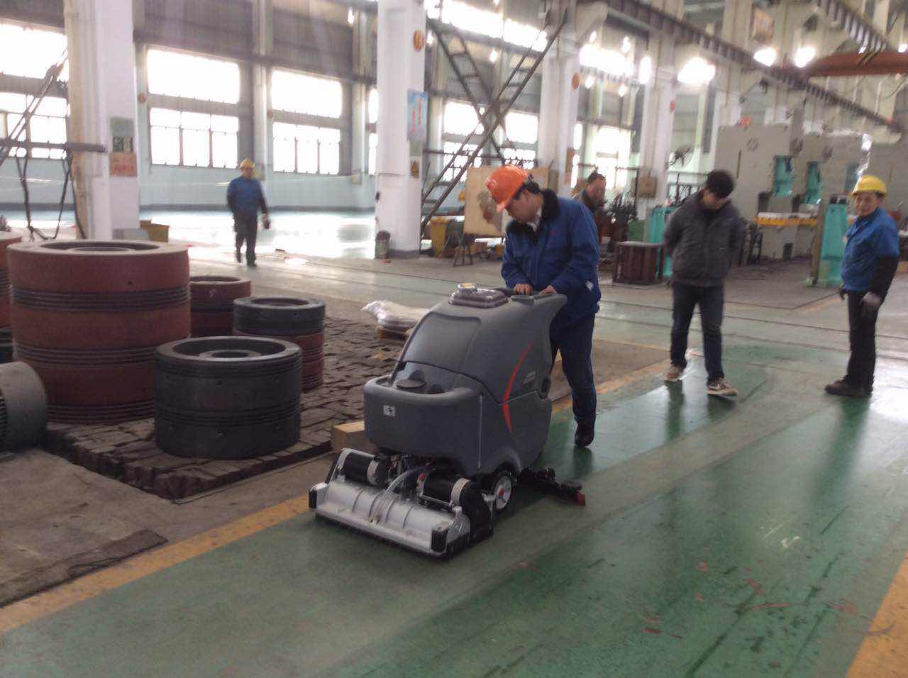 工廠地面油污多怎么清潔？
